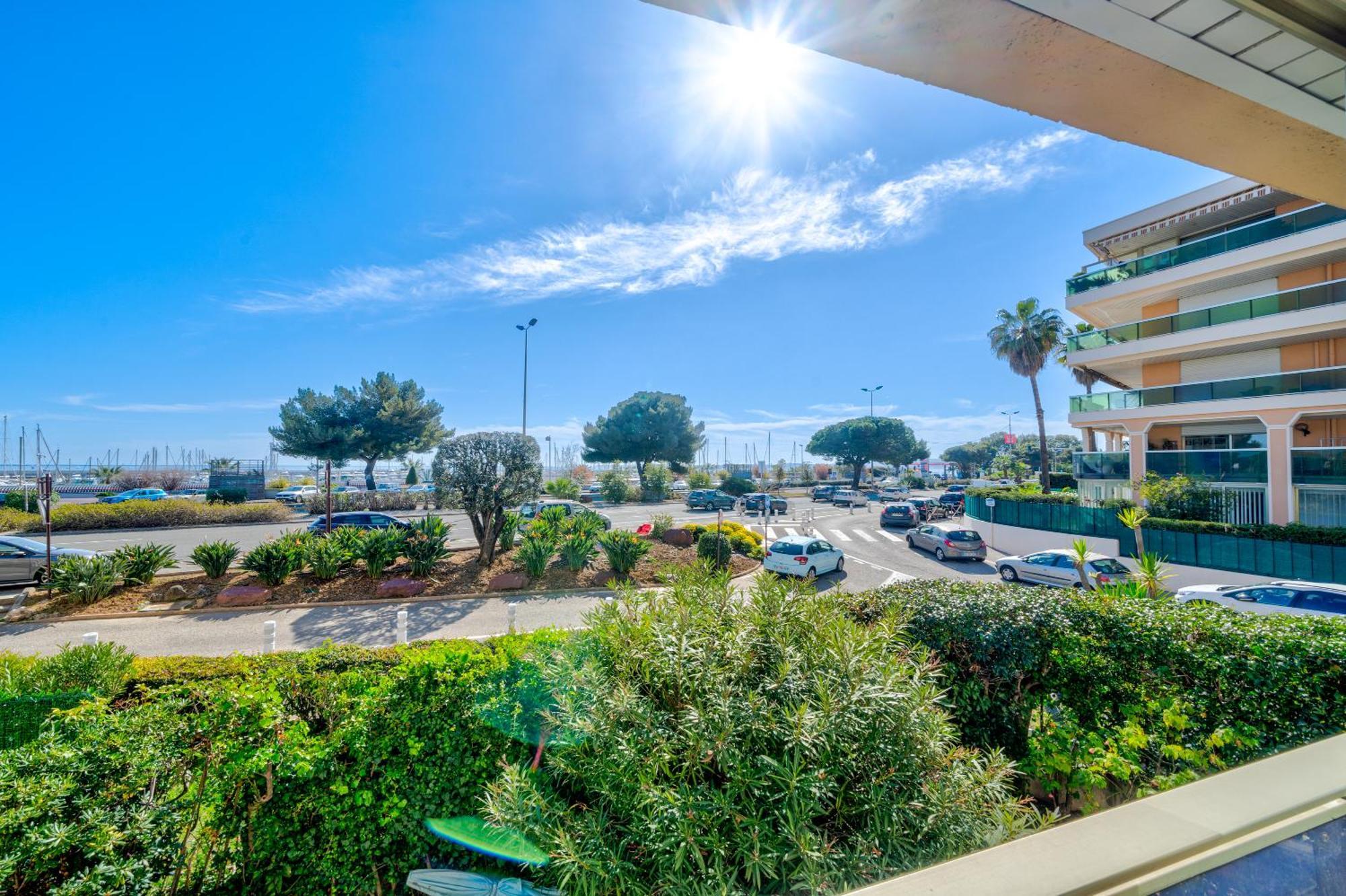 Magnifique 2 Pieces Vue Mer - Parking Proche Plage Saint-Laurent-du-Var Exteriör bild